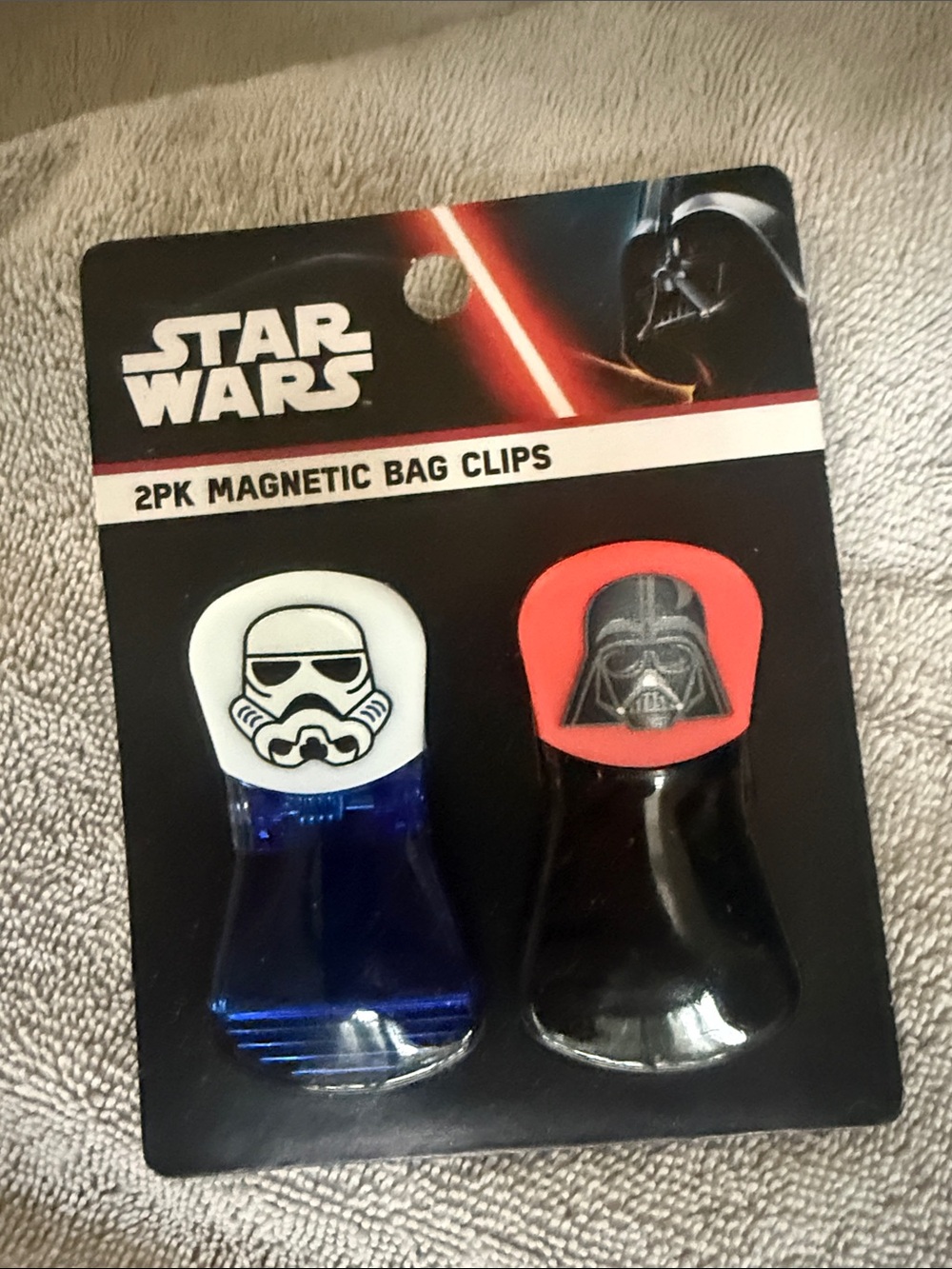 Star Wars Kids Magnetic Bag Clips - White Stormtrooper & Red Darth Vader